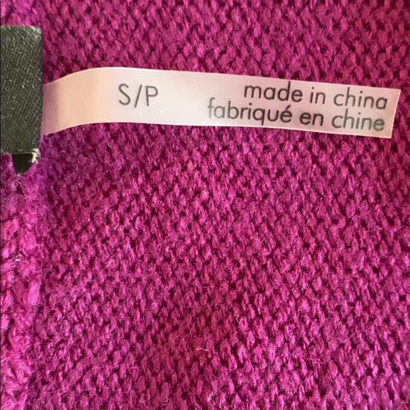 Elegant Ivanka Trump sweater - Picture 3 of 3